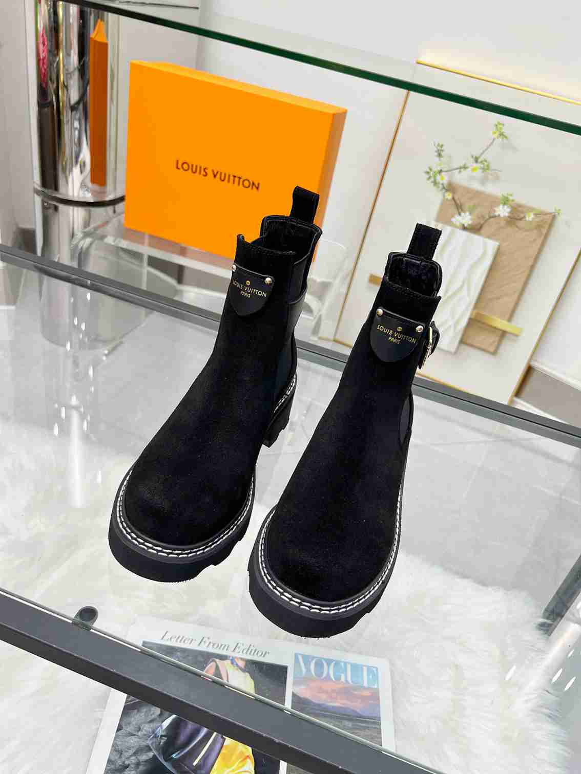 VBS VBS BEAUBOURG ANKLE BOOT SUEDE IN BLACK 1ACKCJ