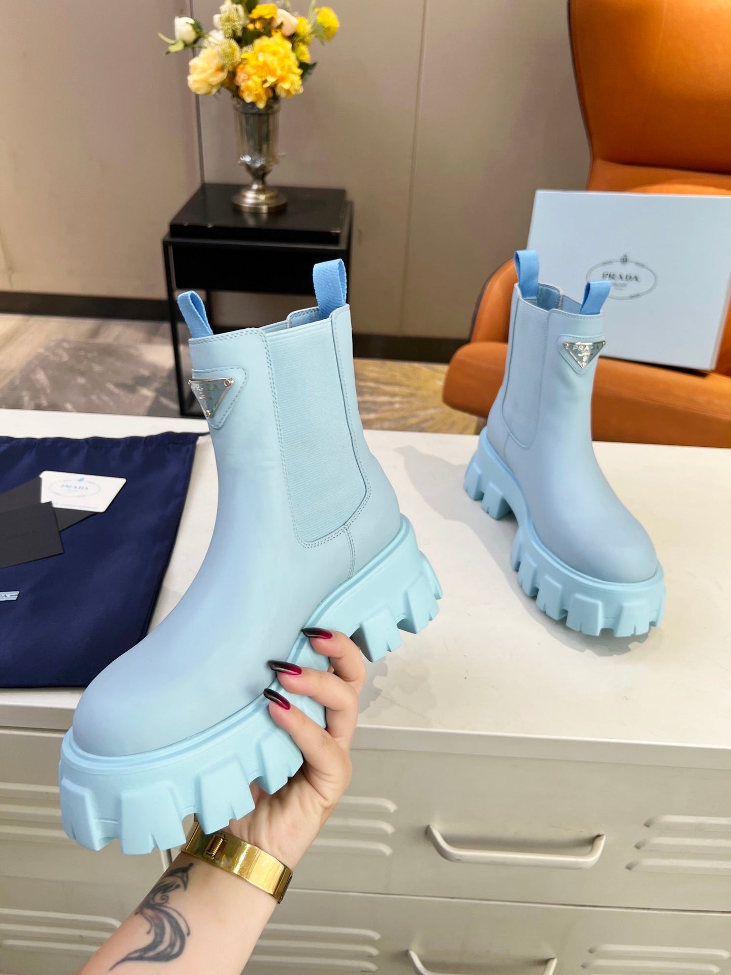 VBS MONOLITH BRUSHED LEATHER BOOTIES BVBSE