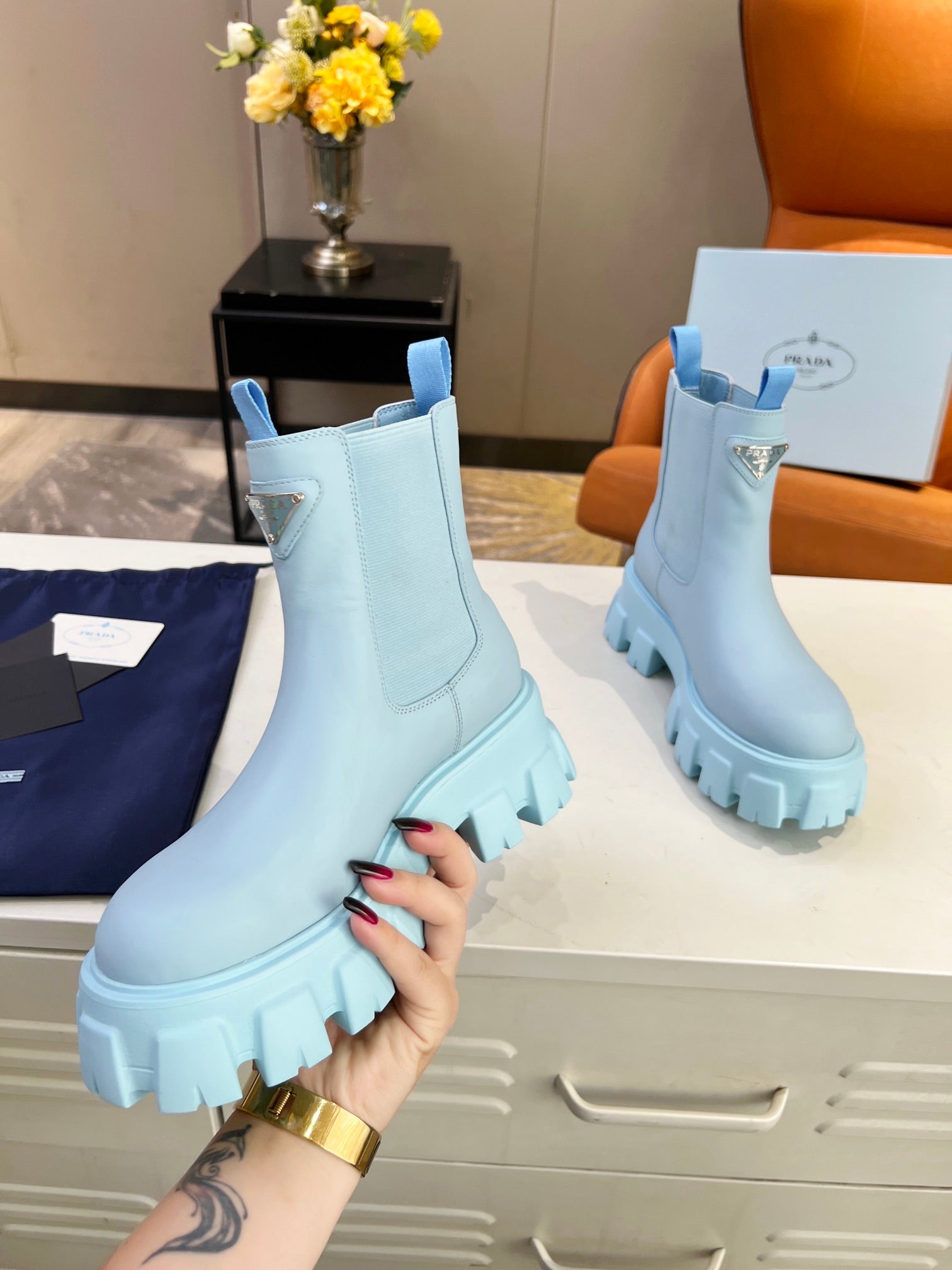 VBS MONOLITH BRUSHED LEATHER BOOTIES BVBSE