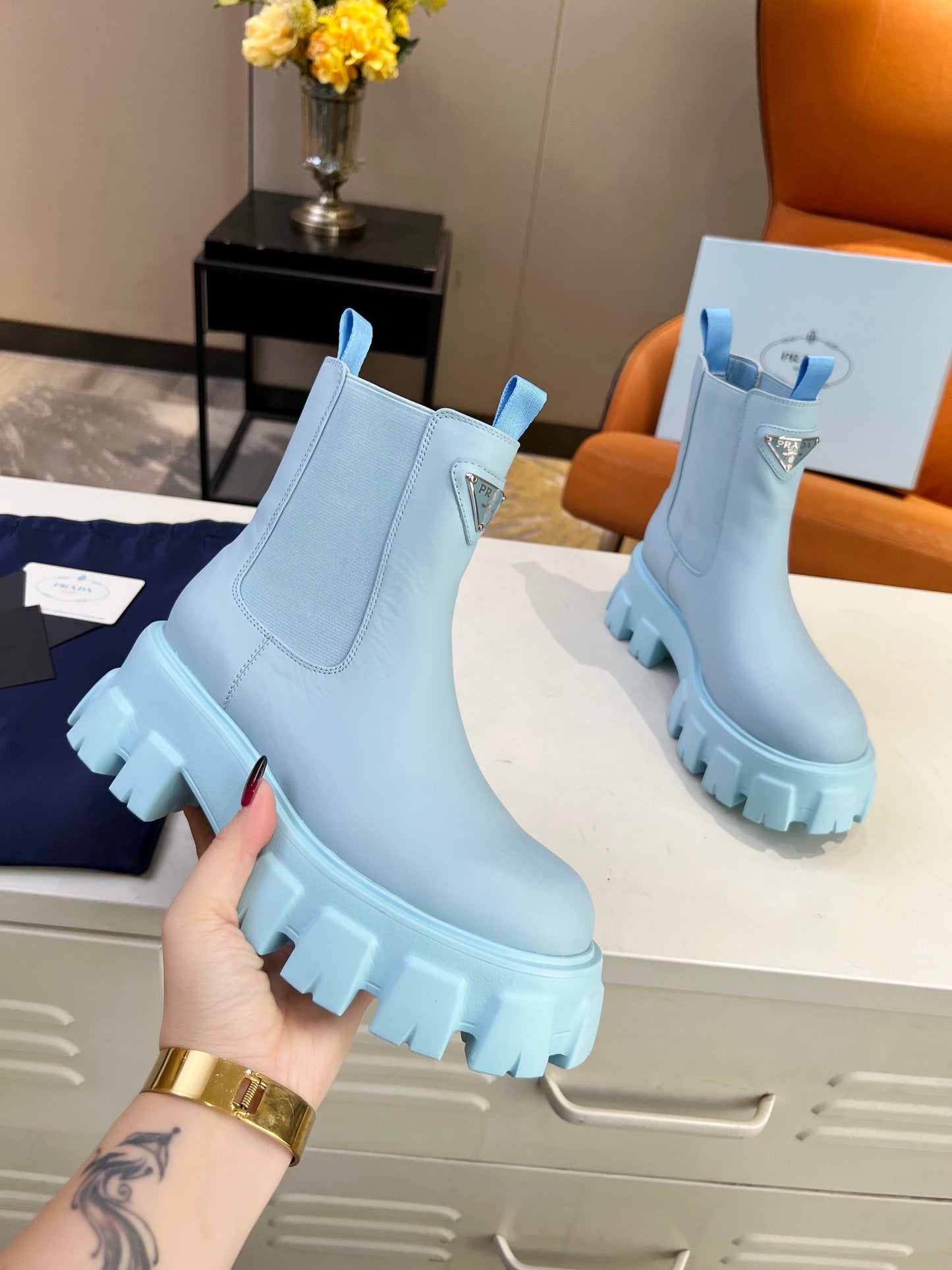 PD MONOLITH BRUSHED LEATHER BOOTIES BLUE