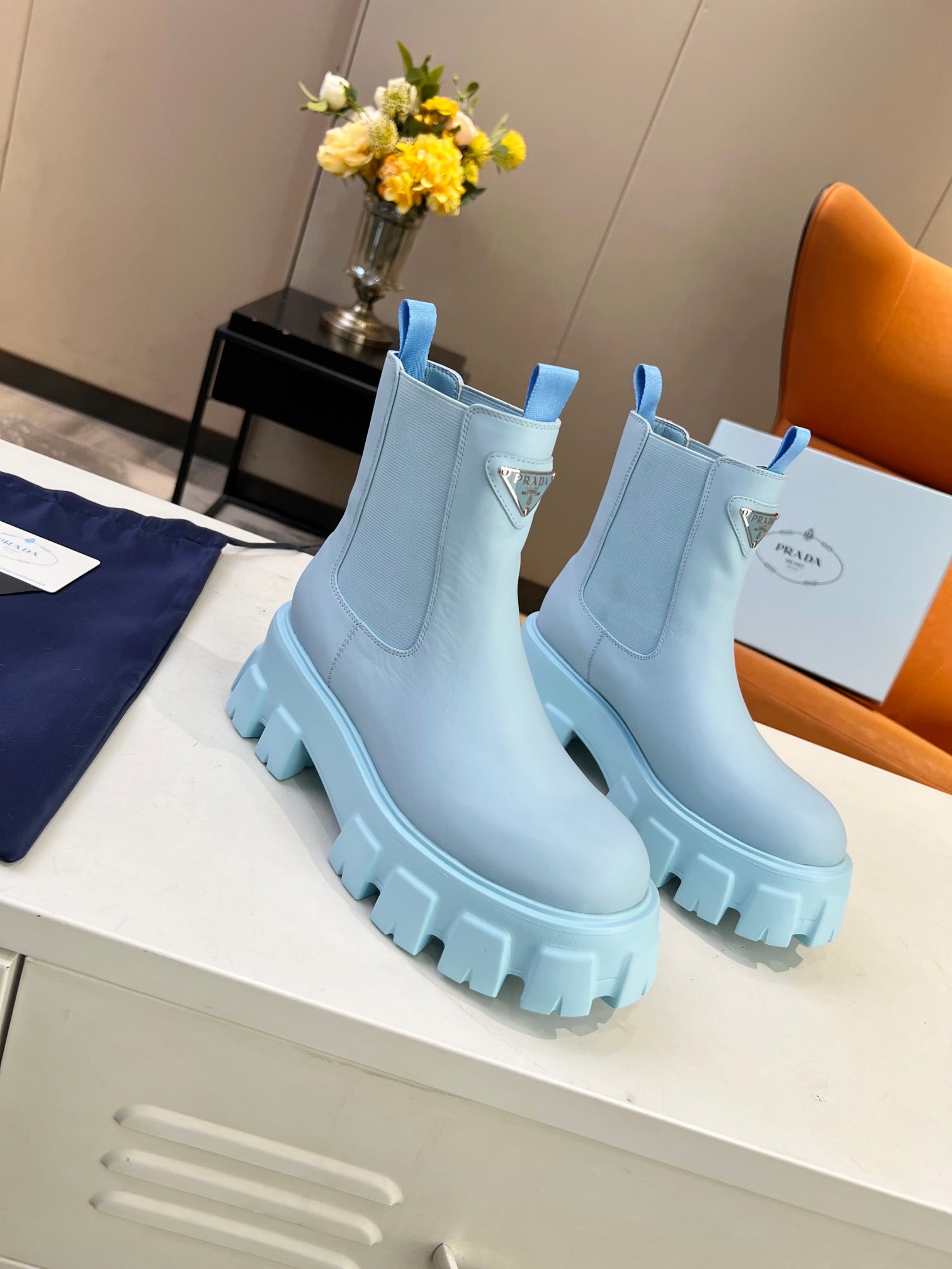 PD MONOLITH BRUSHED LEATHER BOOTIES BLUE