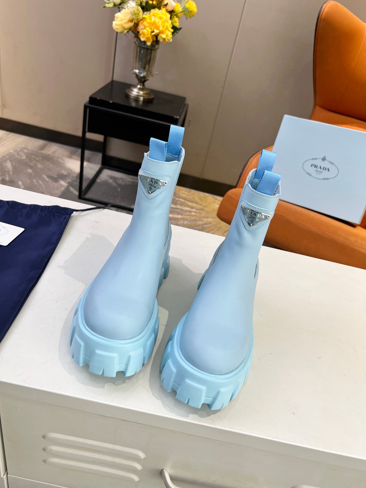 PD MONOLITH BRUSHED LEATHER BOOTIES BLUE