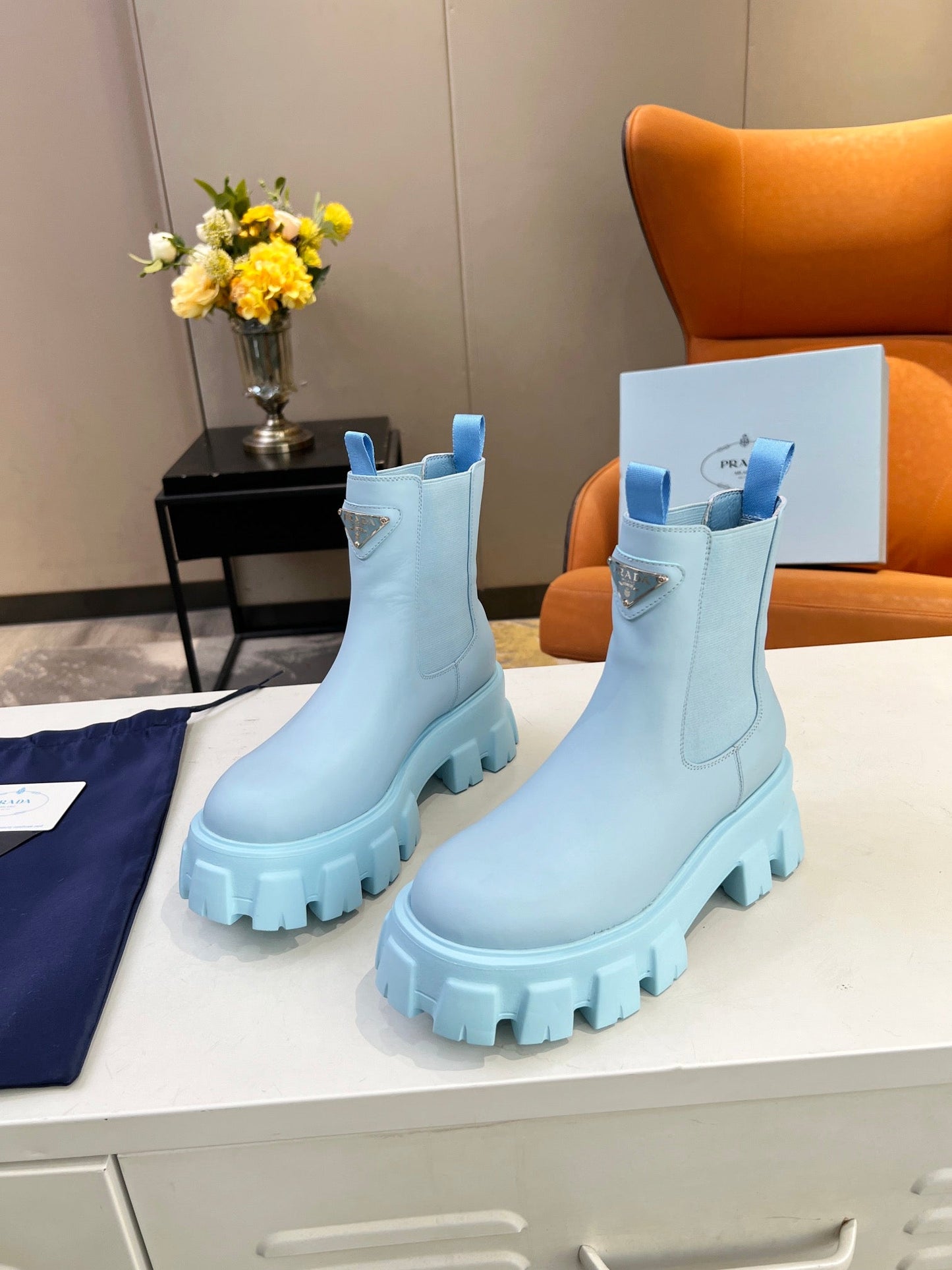 VBS MONOLITH BRUSHED LEATHER BOOTIES BVBSE