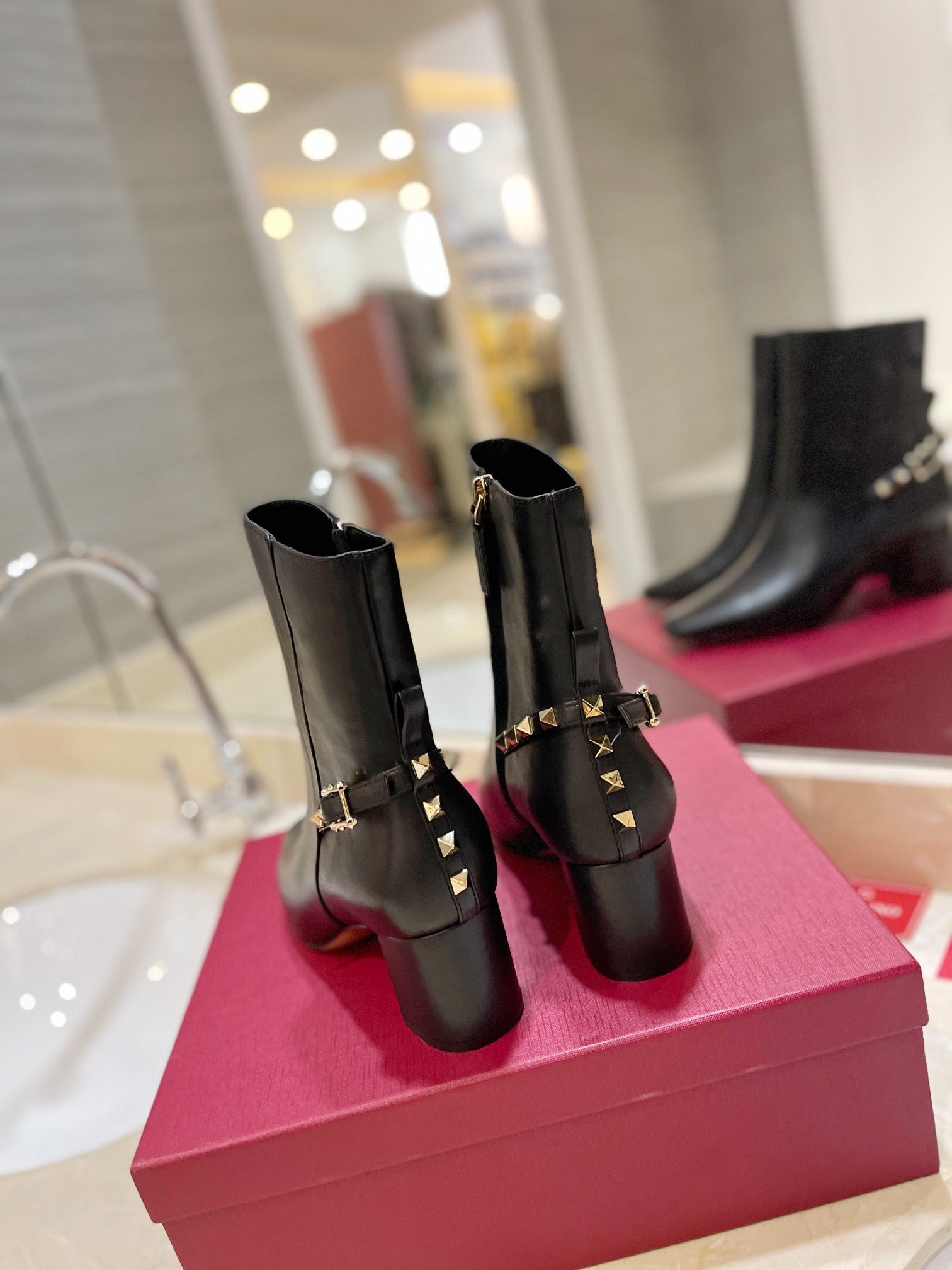 nmb GARAVANI ROCKSTUD NAPPA ANKLE BOOT BLACK 1W2S0FH5NAP 0NO