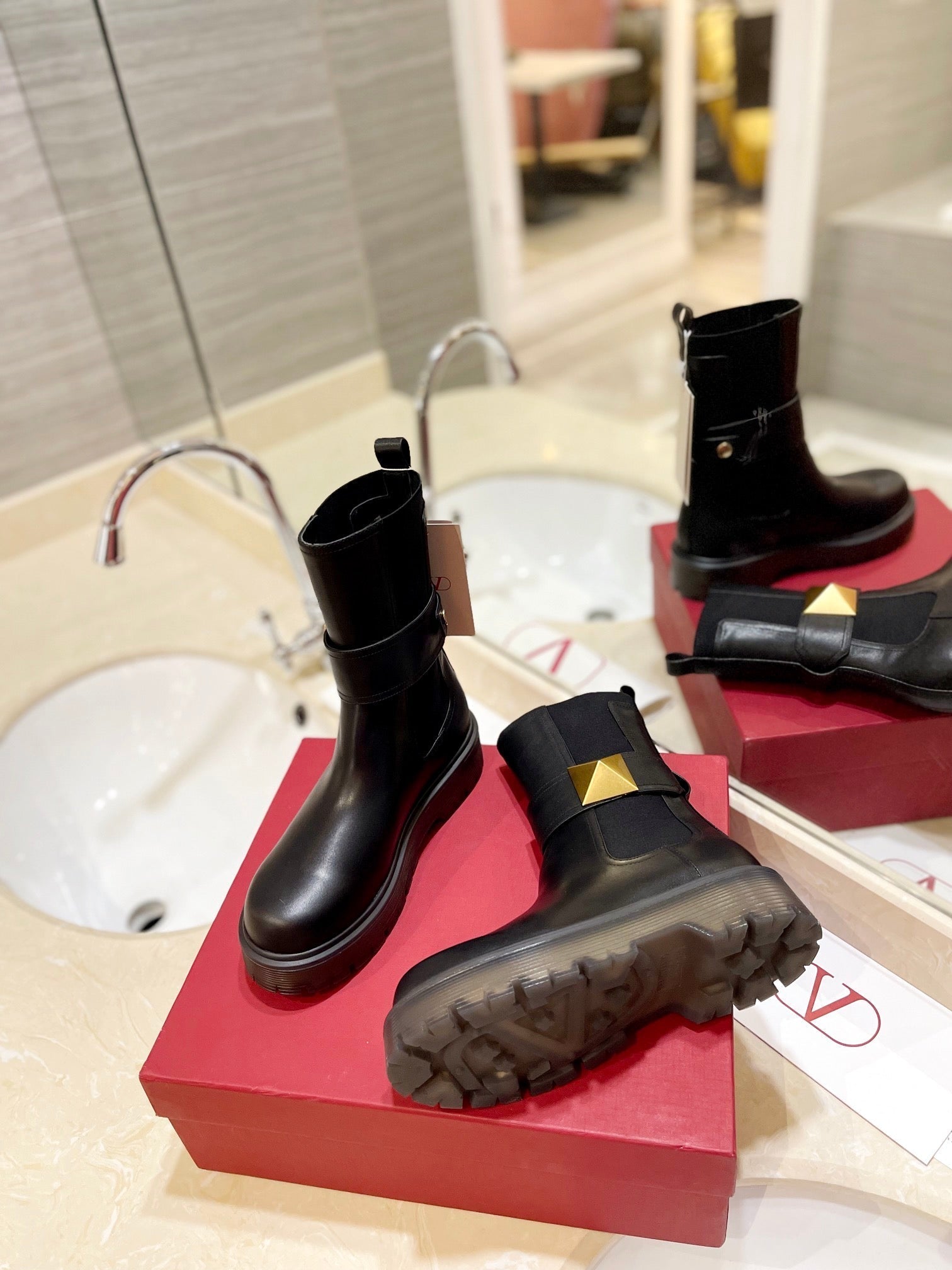 nmb GARAVANI ONE STUD BEATLE BOOT IN CALFSKIN BLACK
