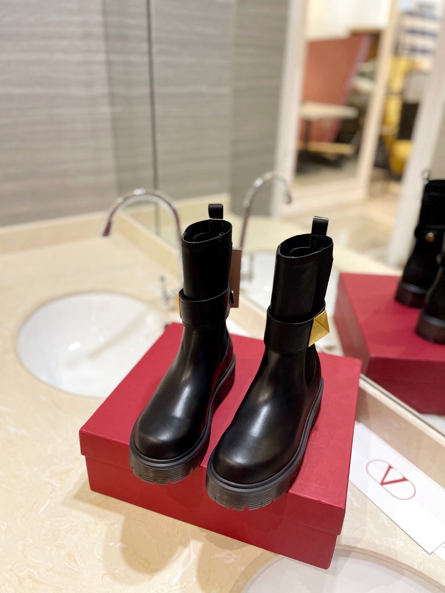 nmb GARAVANI ONE STUD BEATLE BOOT IN CALFSKIN BLACK