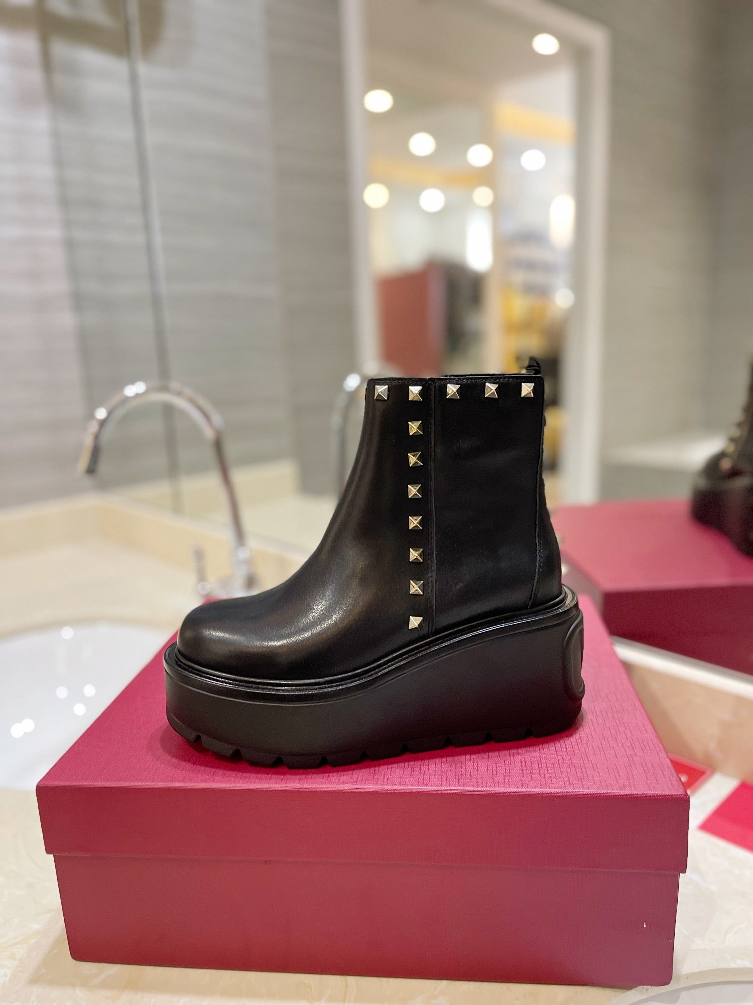 nmb GARAVANI UNIQUEFORM CALFSKIN ANKLE BOOT BLACK 1W2S0CS0MMD 0NO