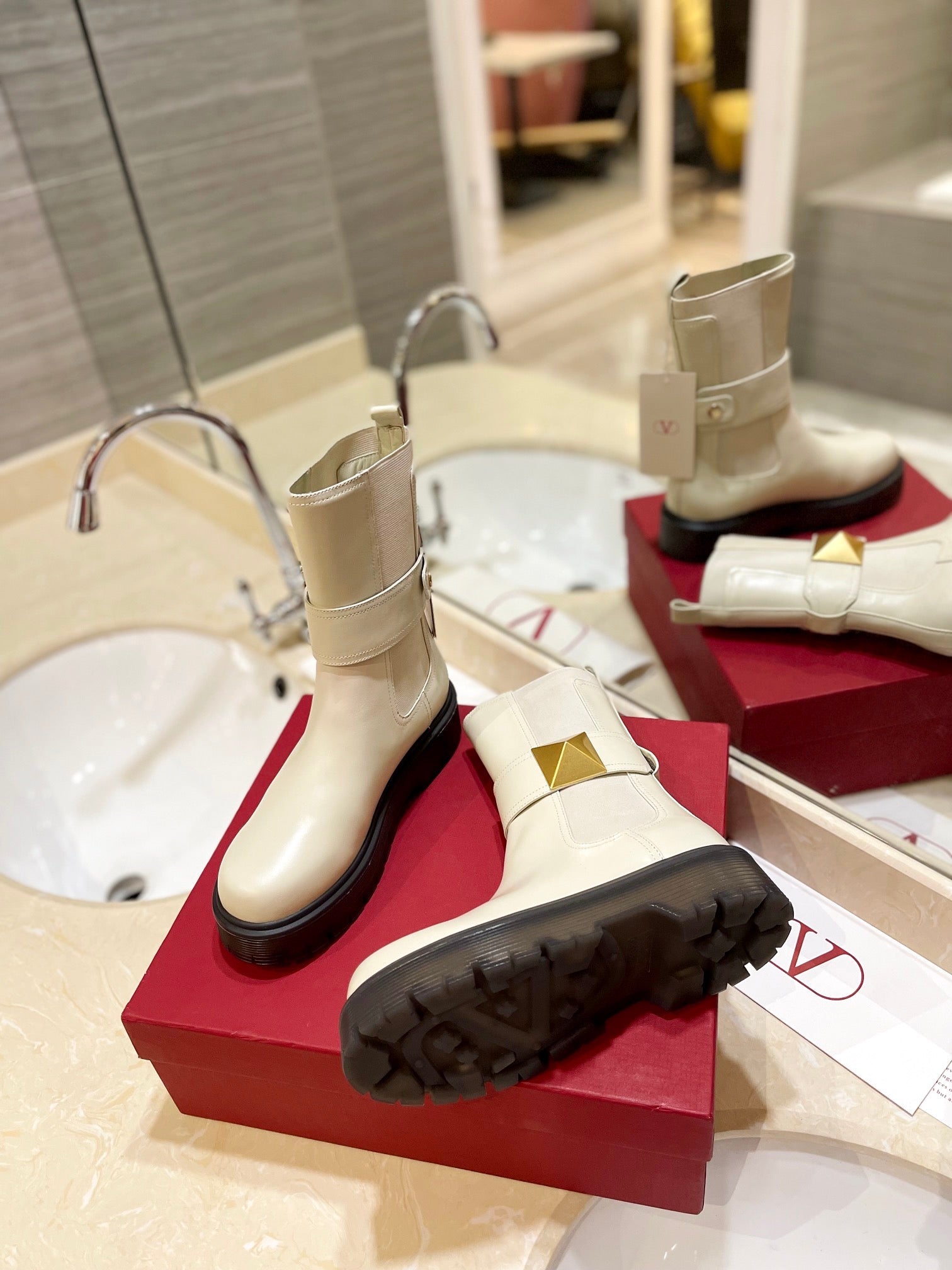 nmb GARAVANI ONE STUD BEATLE BOOT IN CALFSKIN LIGHT IVORY 2W2S0FY1KUM I16