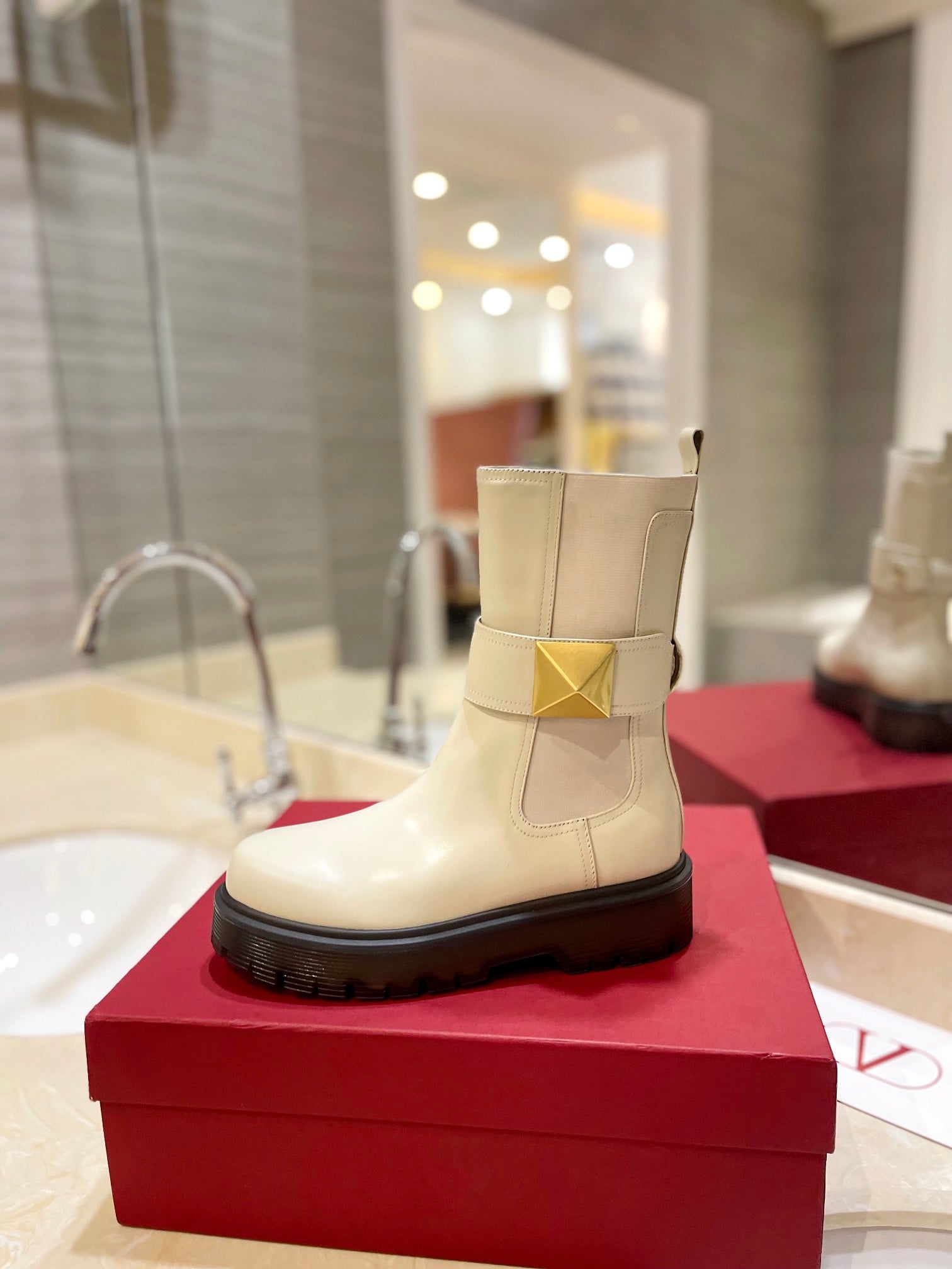 nmb GARAVANI ONE STUD BEATLE BOOT IN CALFSKIN LIGHT IVORY 2W2S0FY1KUM I16