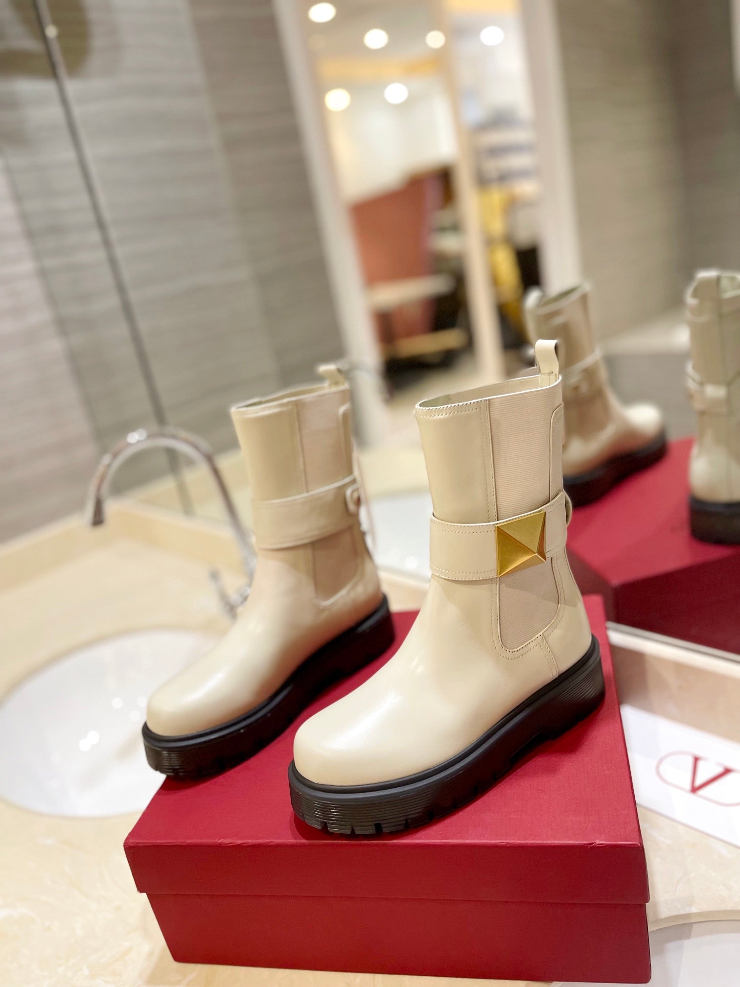 nmb GARAVANI ONE STUD BEATLE BOOT IN CALFSKIN LIGHT IVORY 2W2S0FY1KUM I16