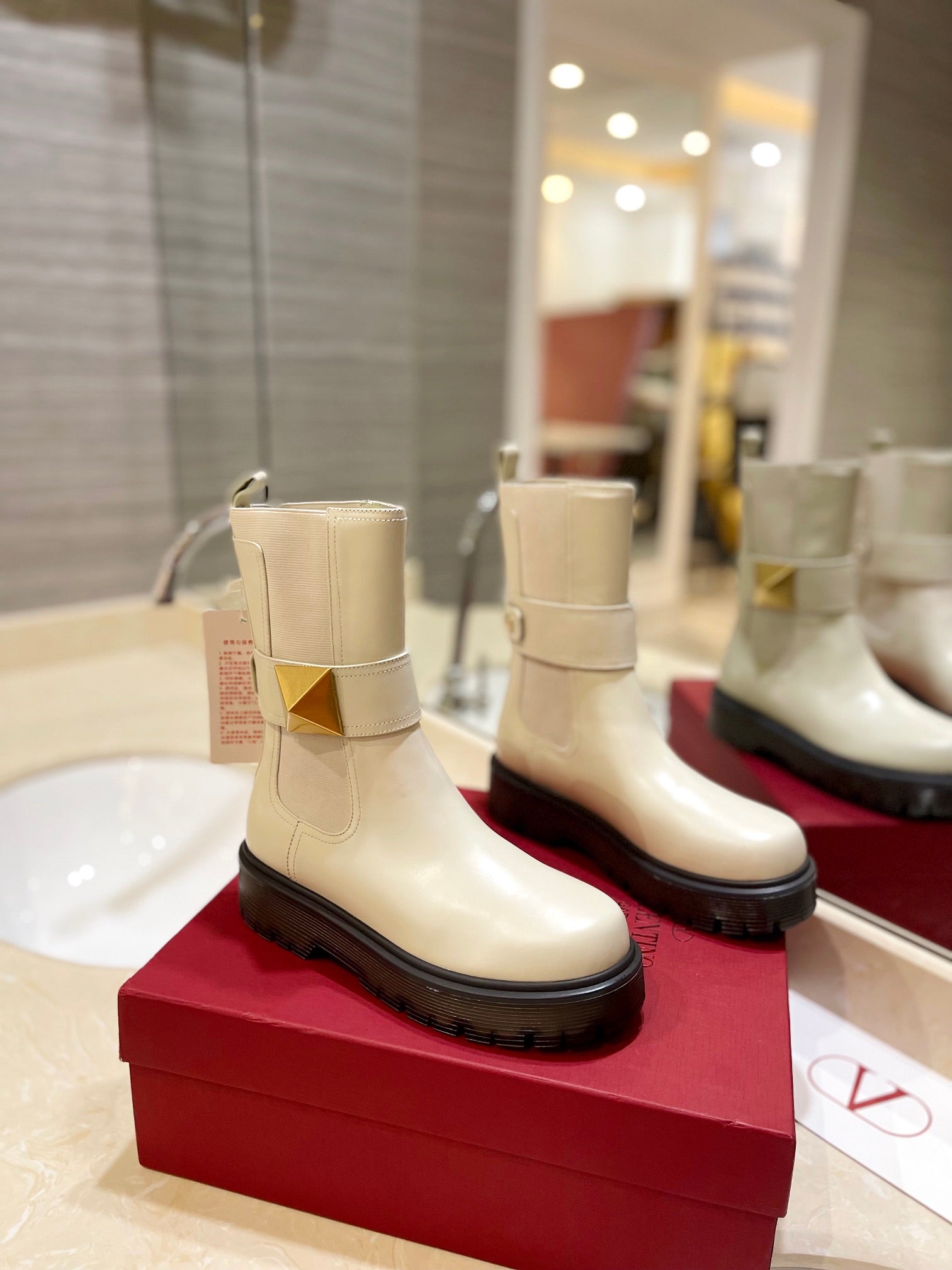 nmb GARAVANI ONE STUD BEATLE BOOT IN CALFSKIN LIGHT IVORY 2W2S0FY1KUM I16