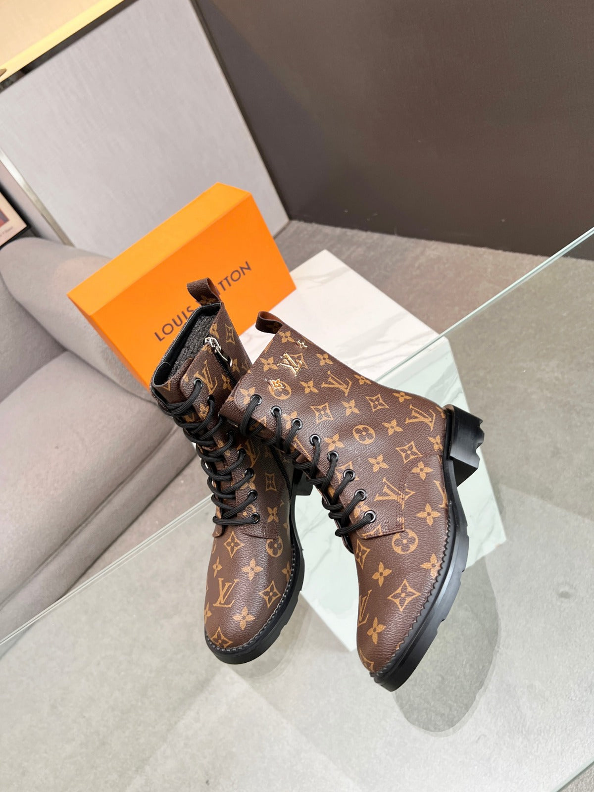 nmb Women's Boots 202