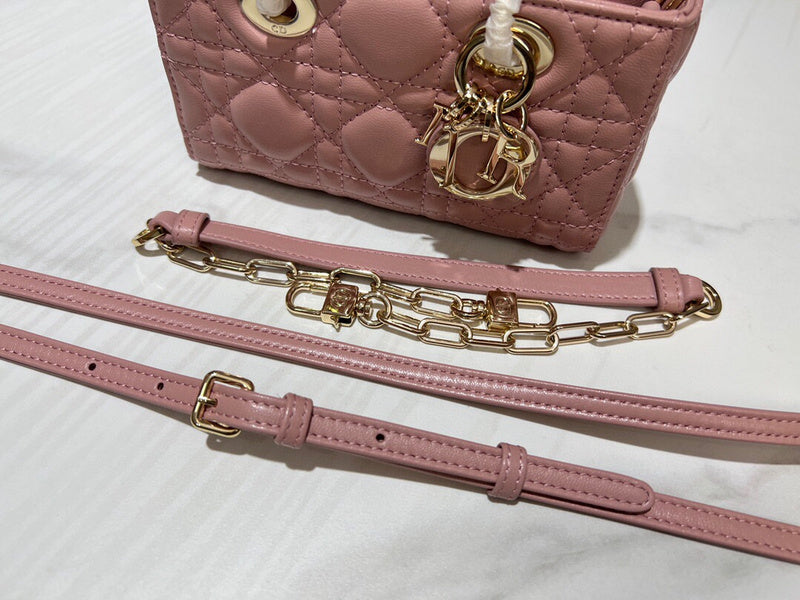 Dragons Bags Detail