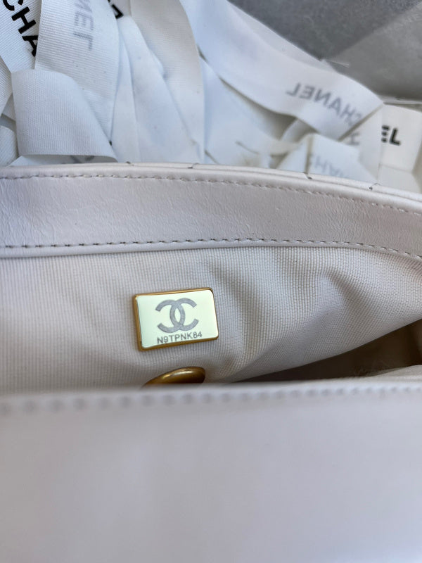 Dragons Bags Detail