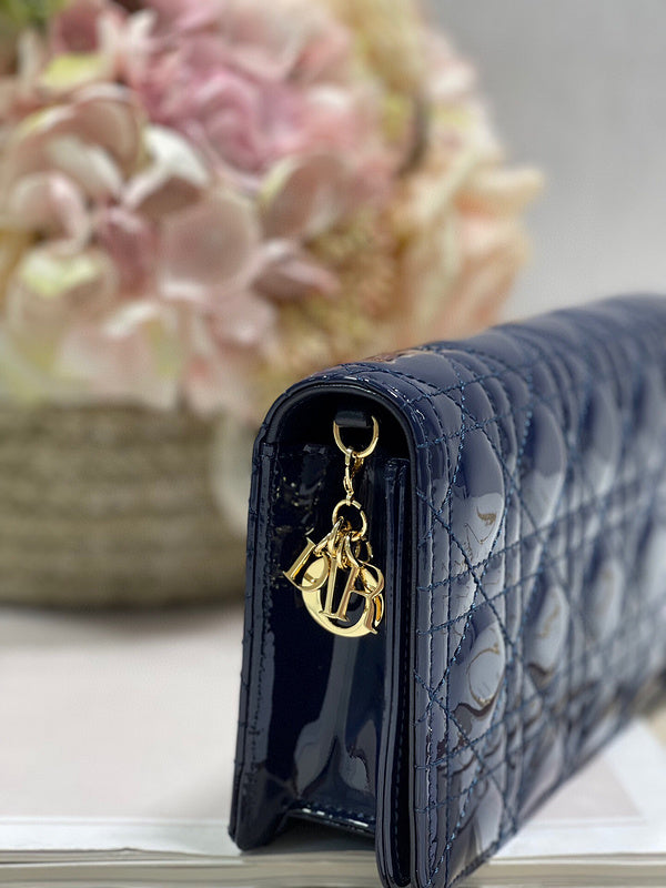 Dragons Bags Detail