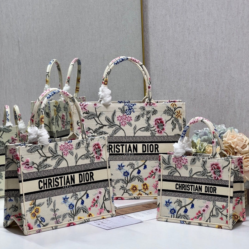 Dragons Bags Detail
