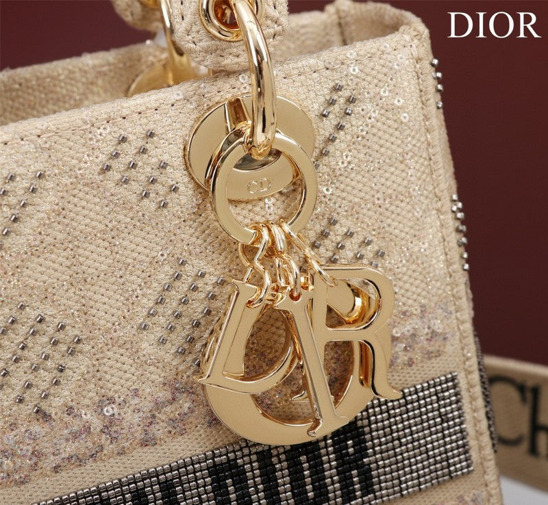Dragons Bags Detail