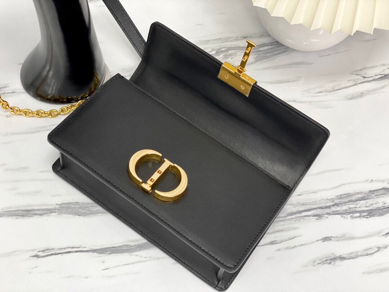 Dragons Bags Detail