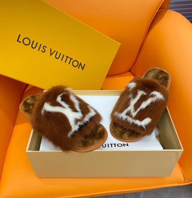 Dragons Bags Detail