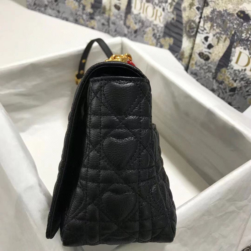 Dragons Bags Detail