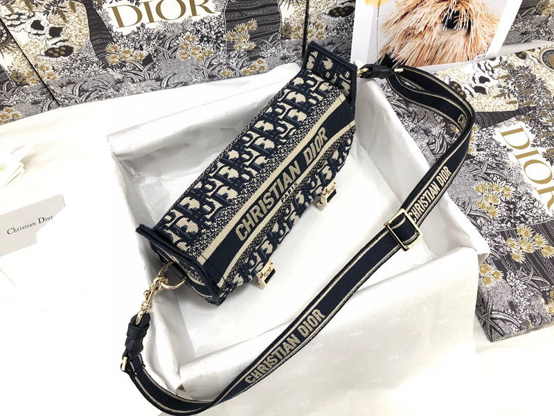 Dragons Bags Detail