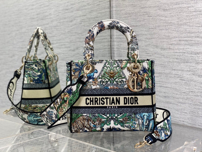 Dragons Bags Detail