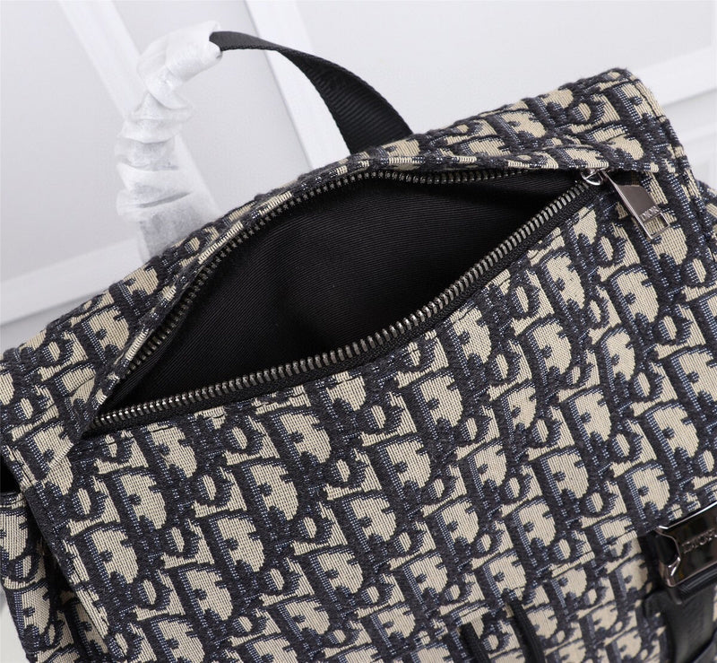 Dragons Bags Detail