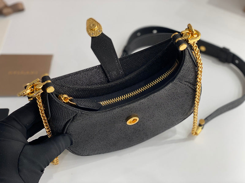 Dragons Bags Detail