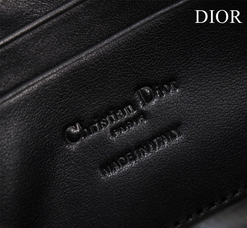 Dragons Bags Detail