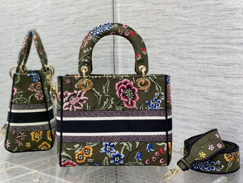Dragons Bags Detail