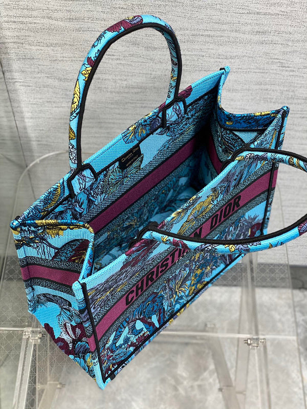 Dragons Bags Detail