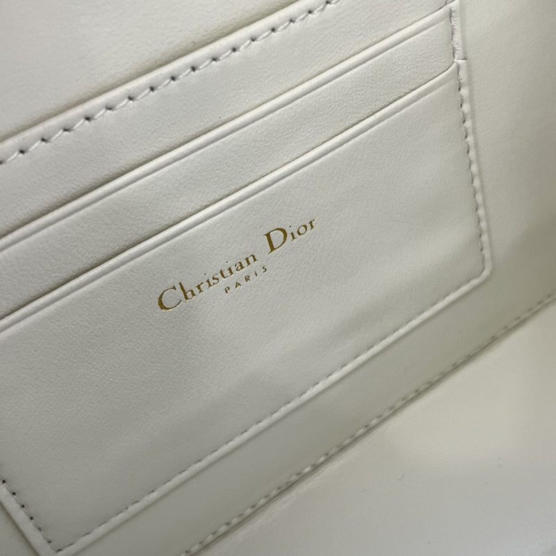 Dragons Bags Detail