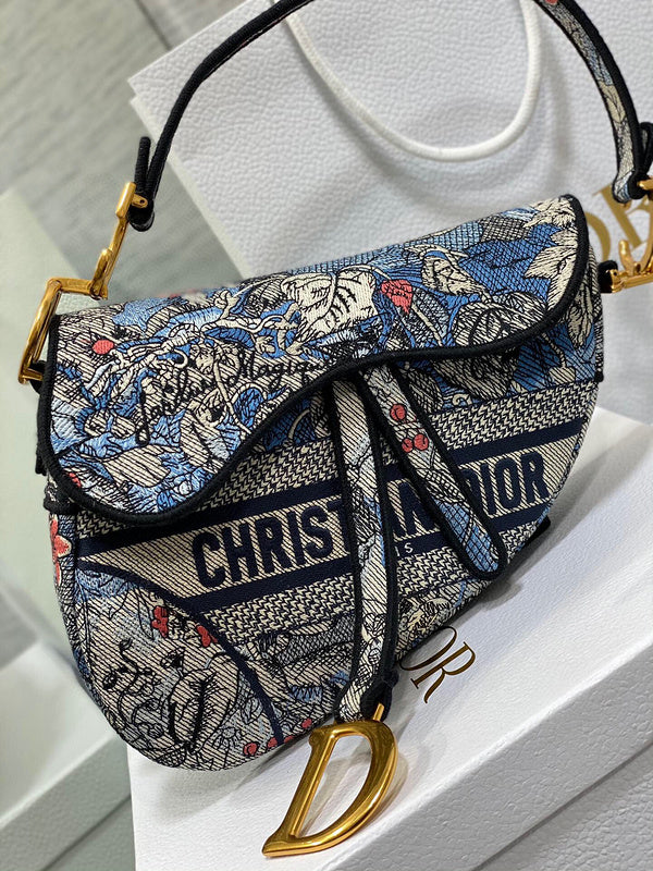 Dragons Bags Detail
