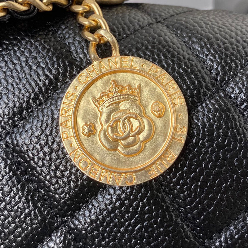 Dragons Bags Detail