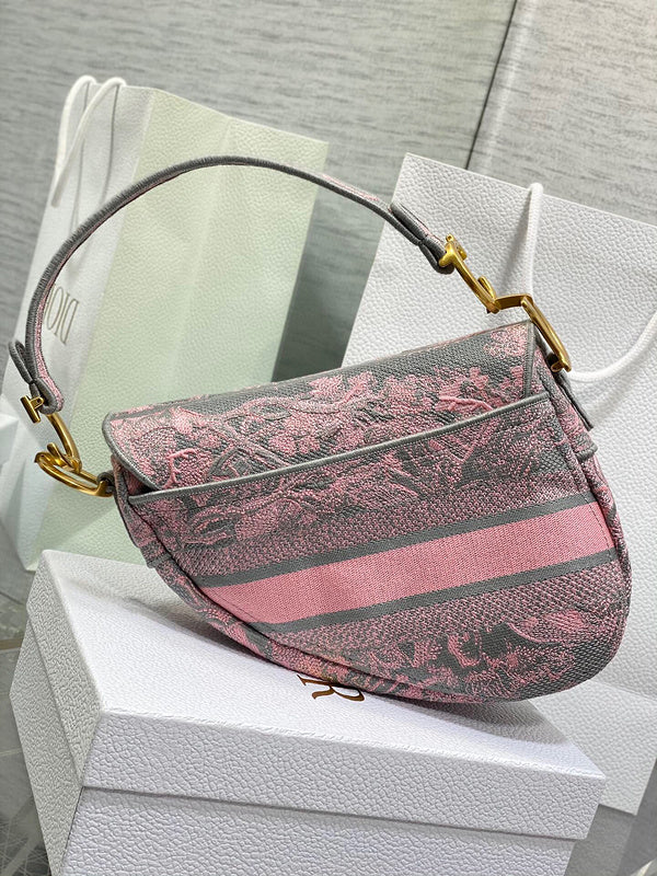 Dragons Bags Detail