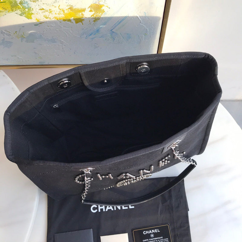 Dragons Bags Detail