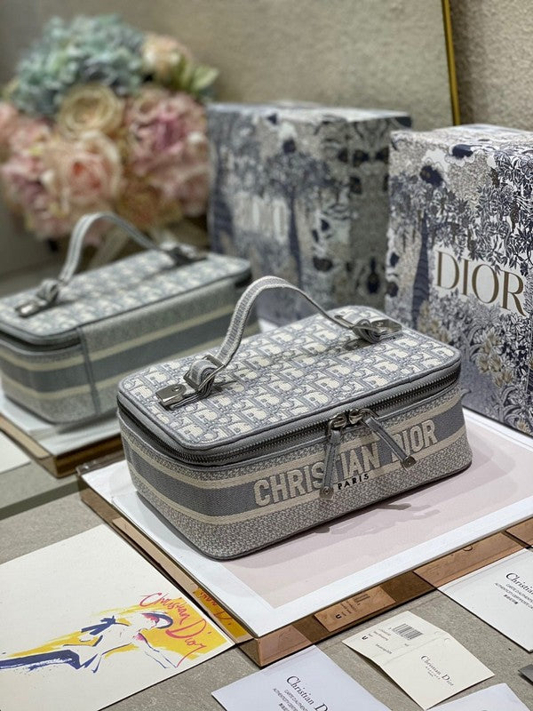 Dragons Bags Detail