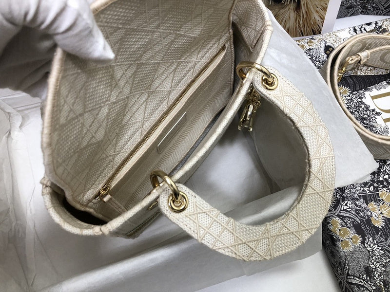 Dragons Bags Detail