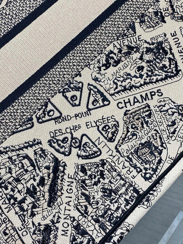 Dragons Bags Detail