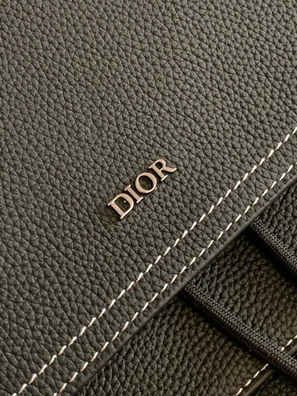Dragons Bags Detail