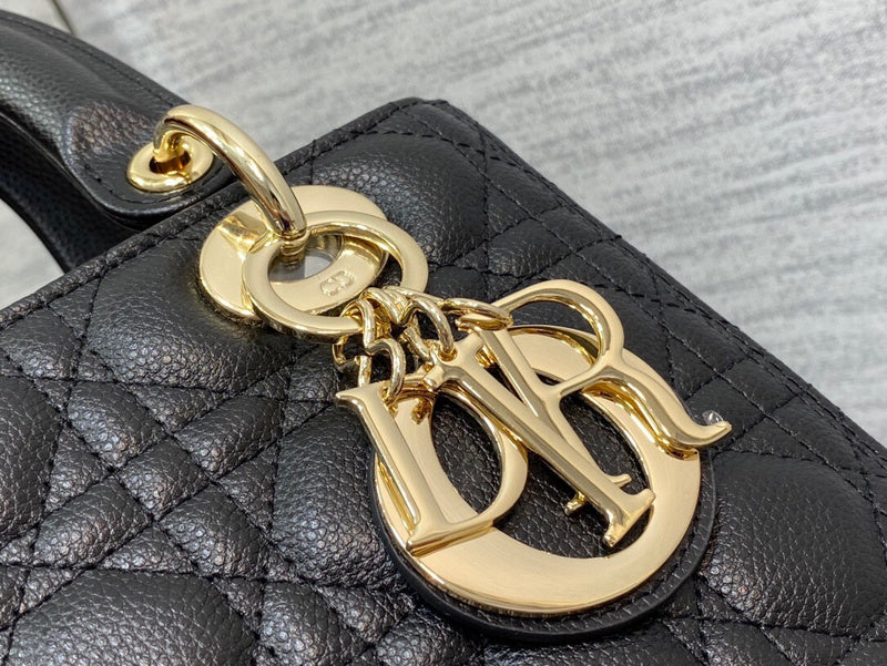 Dragons Bags Detail