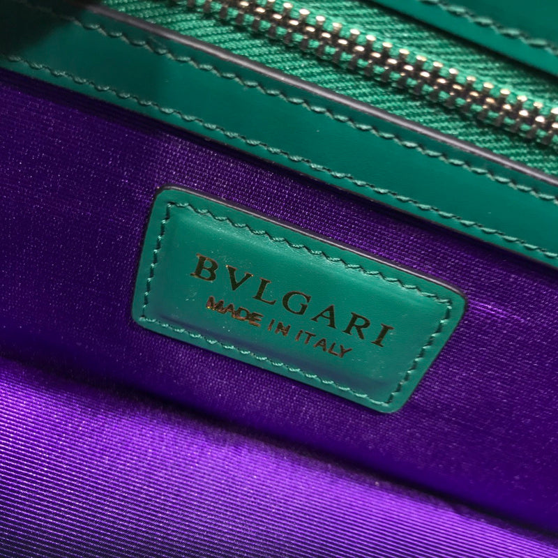 Dragons Bags Detail