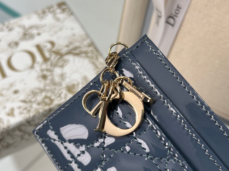 Dragons Bags Detail