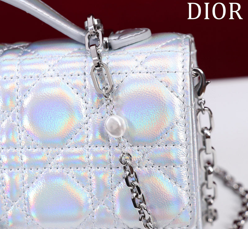 Dragons Bags Detail