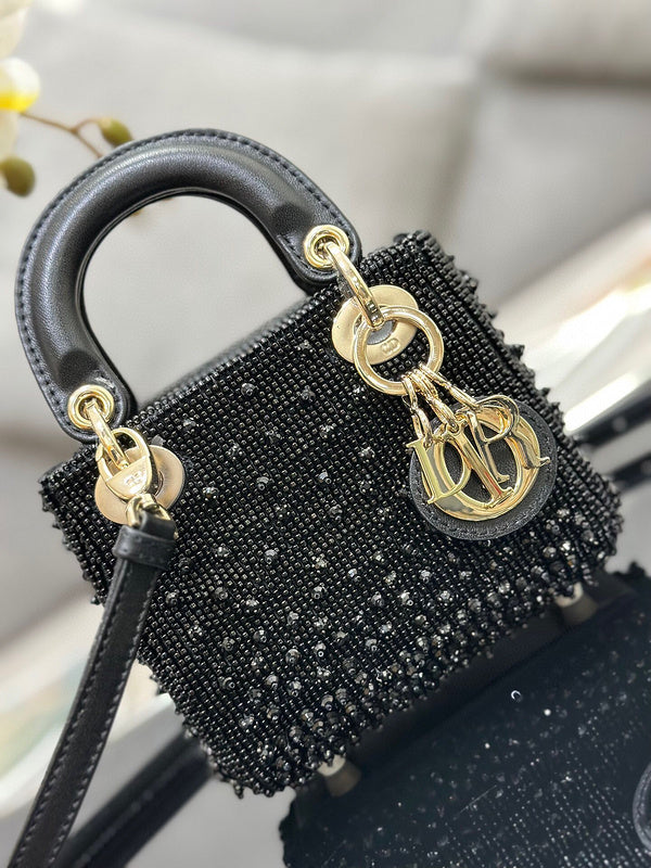 Dragons Bags Detail