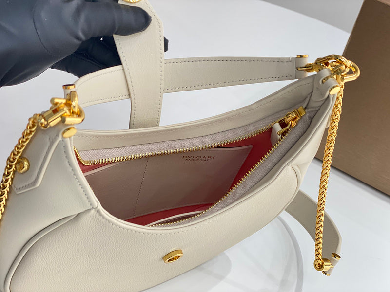 Dragons Bags Detail