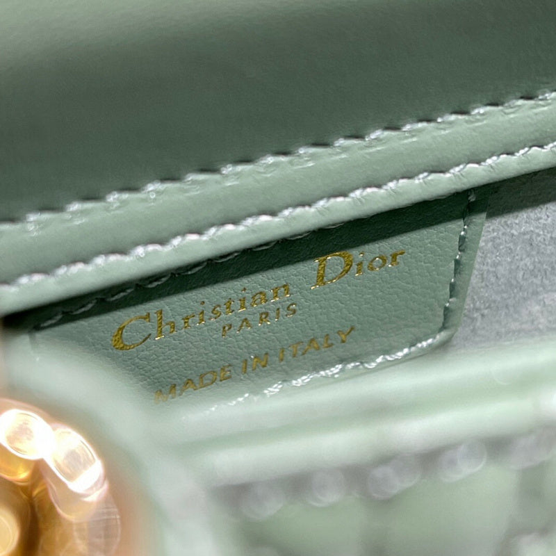 Dragons Bags Detail