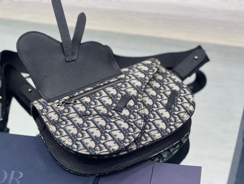 Dragons Bags Detail