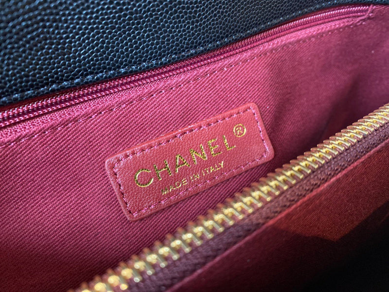Dragons Bags Detail