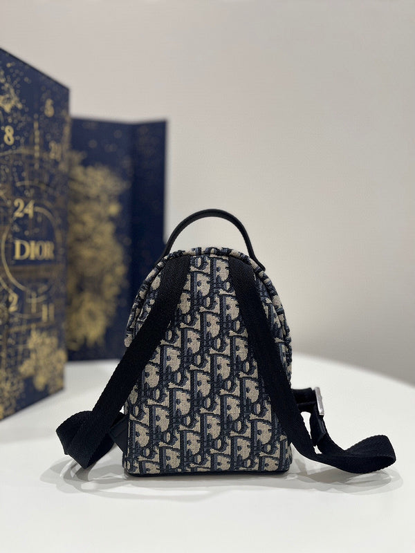Dragons Bags Detail
